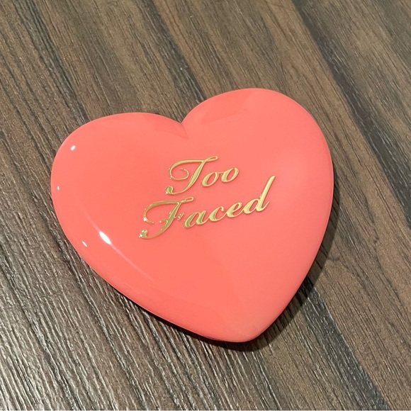 Too Faced Love Flush Blush - Picture 2 of 3